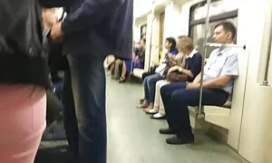 フィット若いお尻の雌犬 フェラ 顔射 エロ