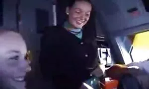 三人は女の子を祝福しました エロ すぎる フェラ 動画