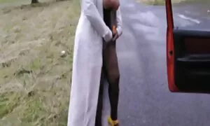 角質ジーナ広がり彼女の足の上に台所のテーブル エロ 動画 フェラ 集