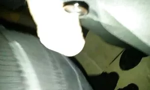 タクシー運転手は若い女の子をねじ込んでいる エロ 動画 ふぇらちお